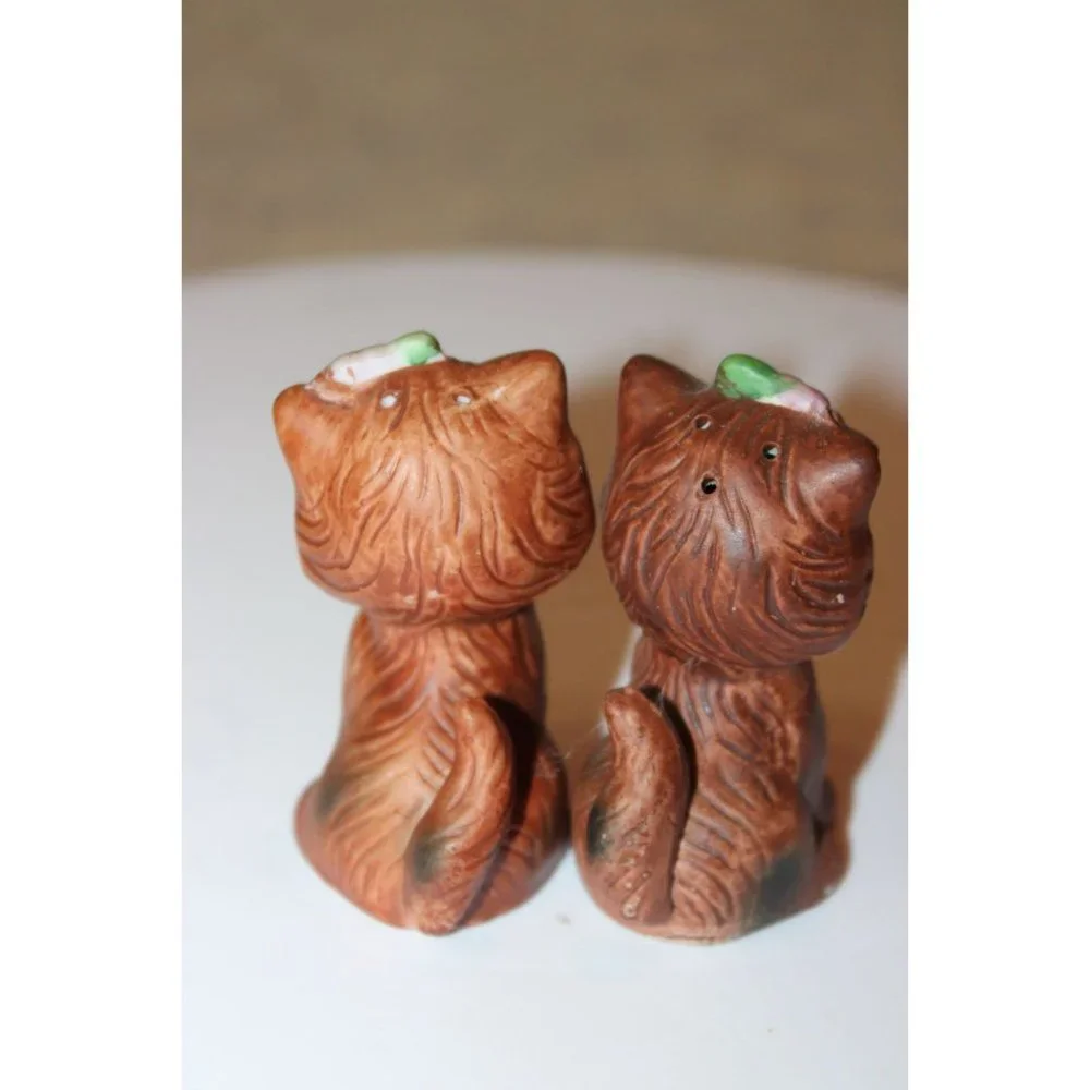 Salt & Pepper Shakers - Brown Kitty Cat - 1950s Korea